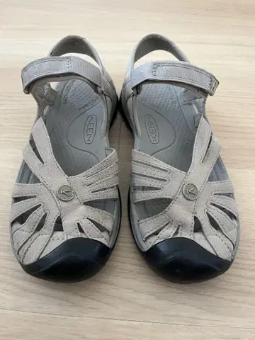 KEEN 로즈 샌들 베이지