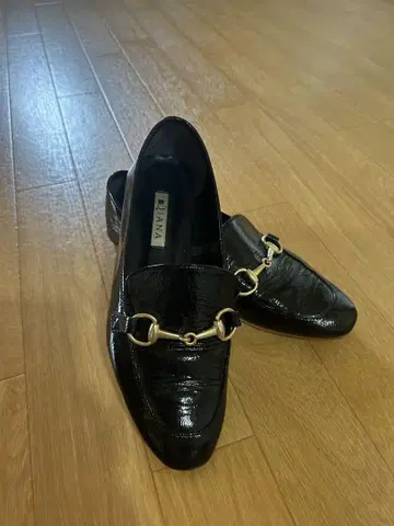 [ DIANA ] 골드 체인 로퍼 블랙 24cm