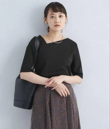 새상품 그린 라벨 릴랙싱 비대칭 넥 풀오버