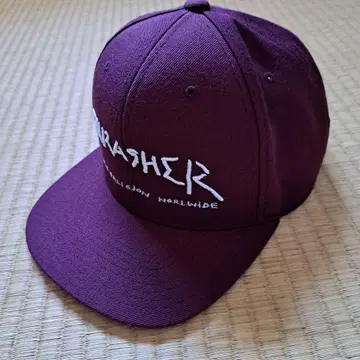 THRASHER 버건디 캡