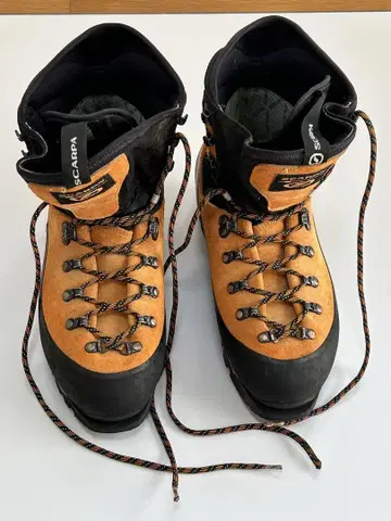 설산을 즐기는 등산화 SCARPA 몽블랑 GTX EU43