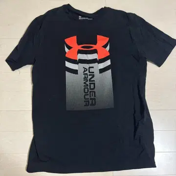 Under Armour 히트기어 티셔츠 M 블랙