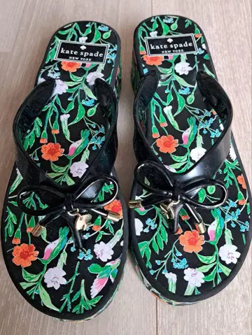 kate spade 꽃무늬 비치 샌들 23cm 새상품급