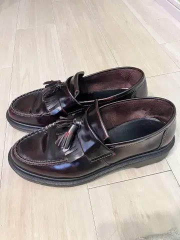 Dr Martens ADRIAN 태슬 로퍼 체리 레드 28cm