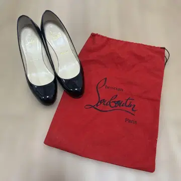 Christian Louboutin 블랙 하이힐 수납 가방 포함