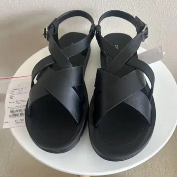 푹신한 쿠션 크로스 벨트 샌들 [새상품]