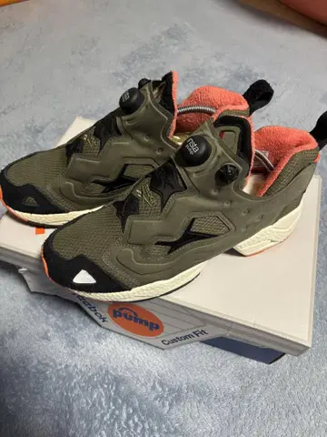 Reebok Pump 스니커즈 올리브 그린/핑크 박스 포함
