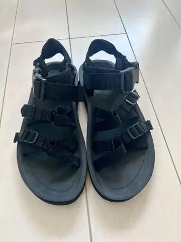 Teva 블랙 스포츠 샌들