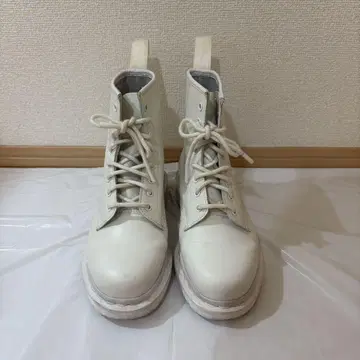 Dr.martens 8홀 부츠 화이트 25cm