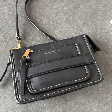 MARC JACOBS 블랙 가죽 숄더백