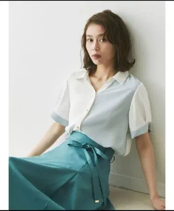 tonal 스키퍼 블라우스 블루 바이컬러