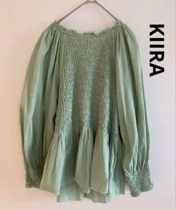 새상품급 KiiRA 스모킹 백 오픈 블라우스 긴팔 론 헤르만 그린