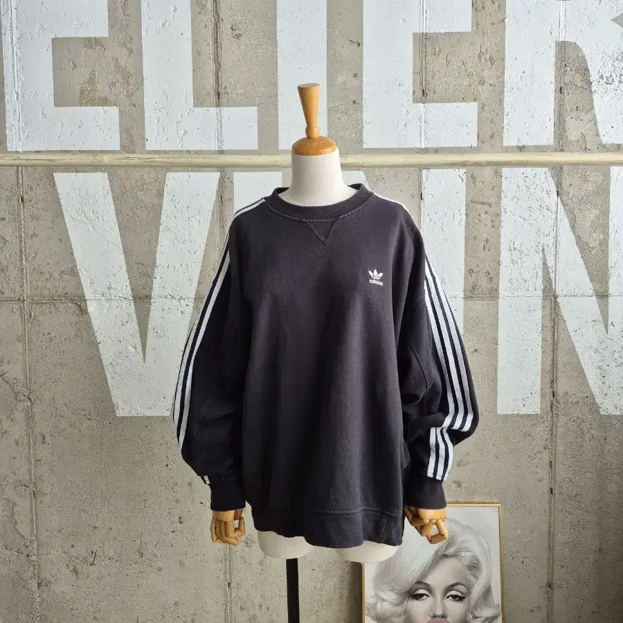 ADIDAS | 아디다스 Adidas Sweatshirt Relaxed Oversized Crew