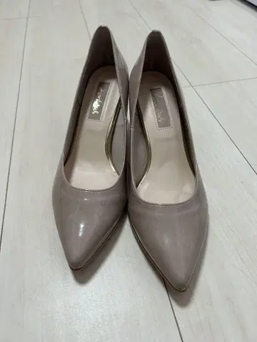 베이지 스틸레토 하이힐 24.5cm
