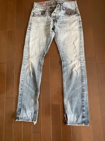 LEVI'S 라이트 블루 스트레이트 데님