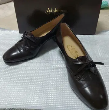 새상품급 긴자 요시노야 경량 다크 브라운 로퍼 펌프스 23.5cm