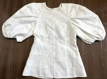 Acka jacquard puff blouse