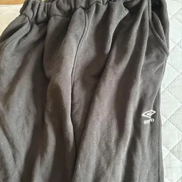 umbro 블랙 바지