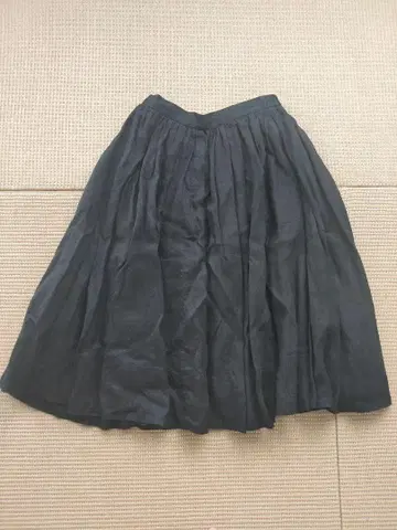 Bshop 스모크 블랙 린넨 플레어 스커트 종아리 기장
