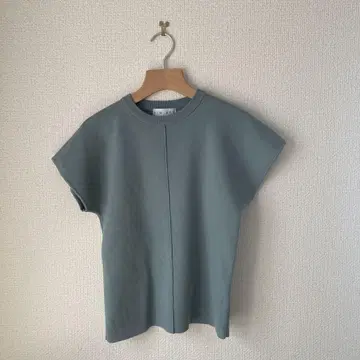 [새상품급] Basic summer knit 프렌치 슬리브 림아크