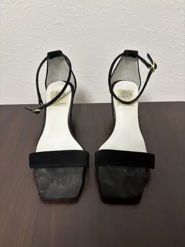 에마프란시스 샌들