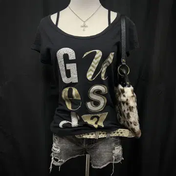 헤이세이 갸루 y2k 그런지 GUESS 피치 T 반팔 큐빅 로고