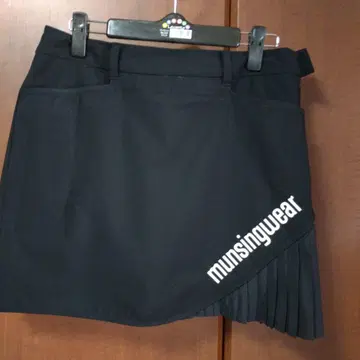 munsingwear 블랙 플리츠 스커트