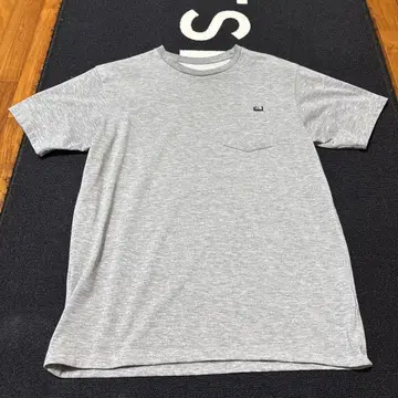 THE NORTH FACE 그레이 티셔츠
