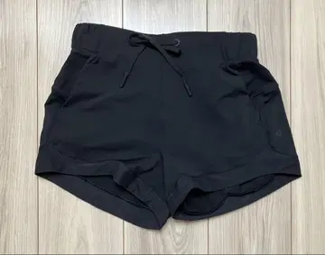 룰루레몬 lululemon 블랙 숏팬츠 사이즈 2