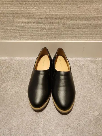 [거의 미사용] 리브인컴포트 소프트 플랫 슈티 [블랙] 24.5cm