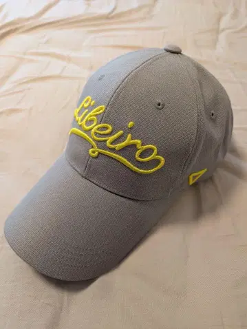 가격 협상 가능 [새상품급] 리베이로 yellow 자수 캡