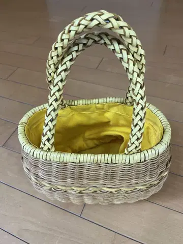 등나무, 가죽 짜임 카고백