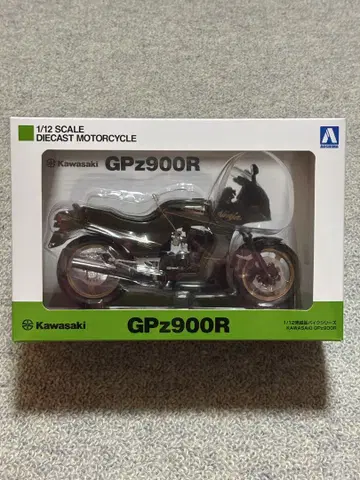 Kawasaki GPz900R 1/12 스케일 다이캐스트