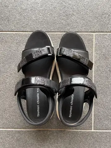 tsumori chisato 블랙 샌들