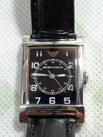 EMPORIO ARMANI 아날로그 손목시계 블랙