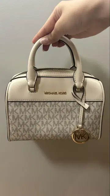 MICHAEL KORS 베이지 로고 패턴 핸드백