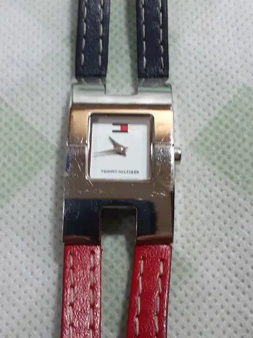 TOMMY HILFIGER 스퀘어 손목시계