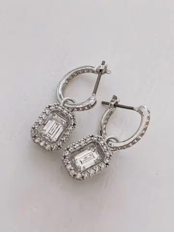 Swarovski 스퀘어 후프 귀걸이