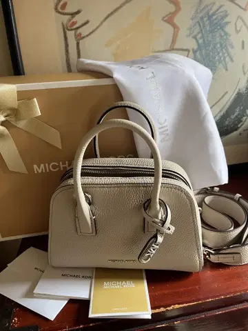MICHAEL KORS 베이지 핸드백