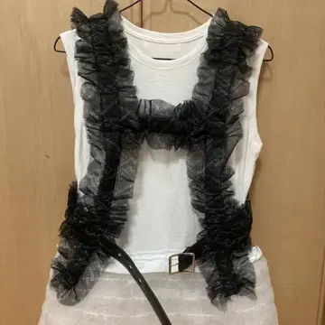 느와르 케이니노미야 프릴 하네스