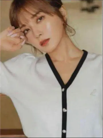 새상품 LAVANDA 라반다 우노 미사코 펄 버튼 니트탑