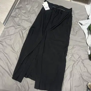 블랙 슬릿 타이트 롱 스커트 안드레아앤코