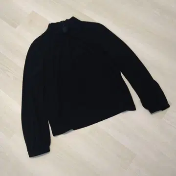[새상품급] 블랙 하이넥 무지 긴팔 블라우스