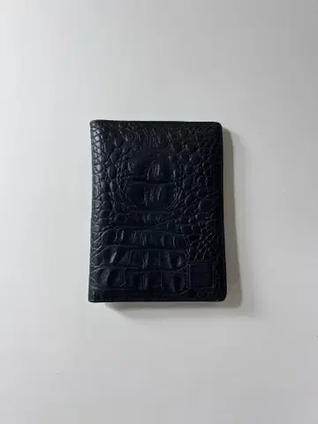 MCM 블랙 가죽 패스 케이스 크로커다일풍