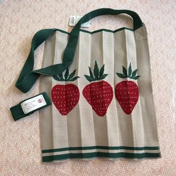 KNT365 Knitty Strawberry 숄더백