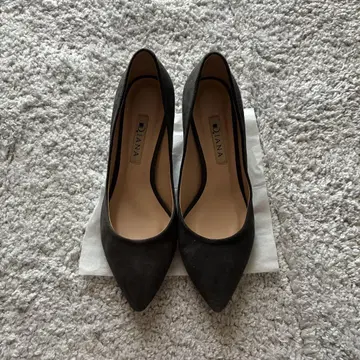 DIANA 다크 그레이 스틸레토 펌프스 22.5cm