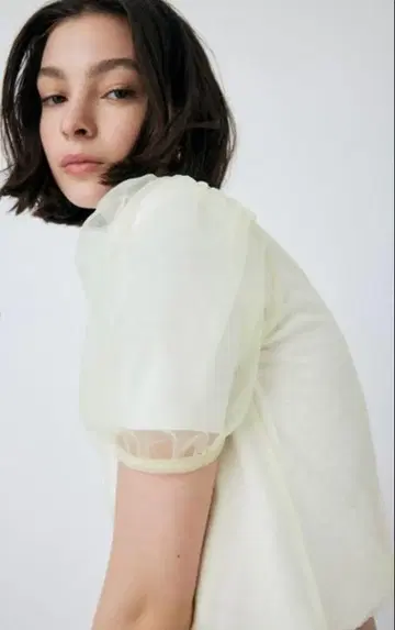 MOUSSY TULLE LAYERED TOP