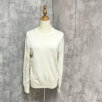 UNIQLO 메리노 크루넥 스웨터 울 심플 깨끗한 느낌 고급 무지