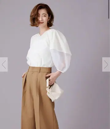 시어 볼륨 슬리브 V넥 블라우스 ur's 유어즈 L 사이즈