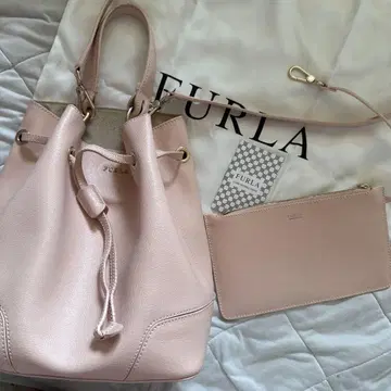 FURLA 핑크 버킷형 핸드백과 파우치 세트